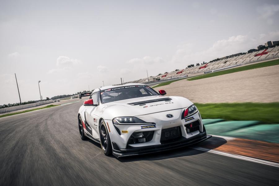  Toyota GR Supra GT4 (A90) 2019 года  (фото 19 из 28)